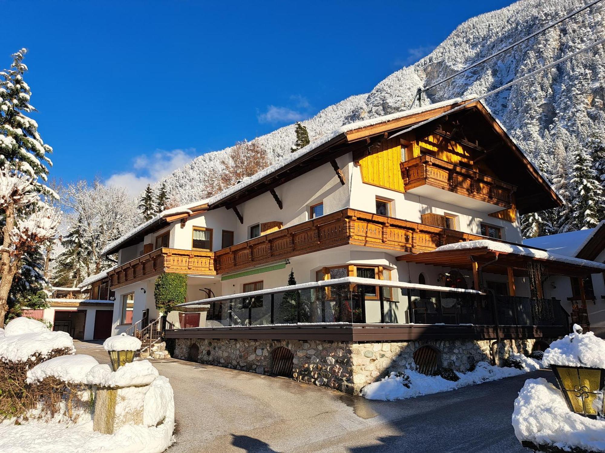 Gaestehaus Almrausch, Ferienanlage Mit Pool Nassereith Eksteriør billede