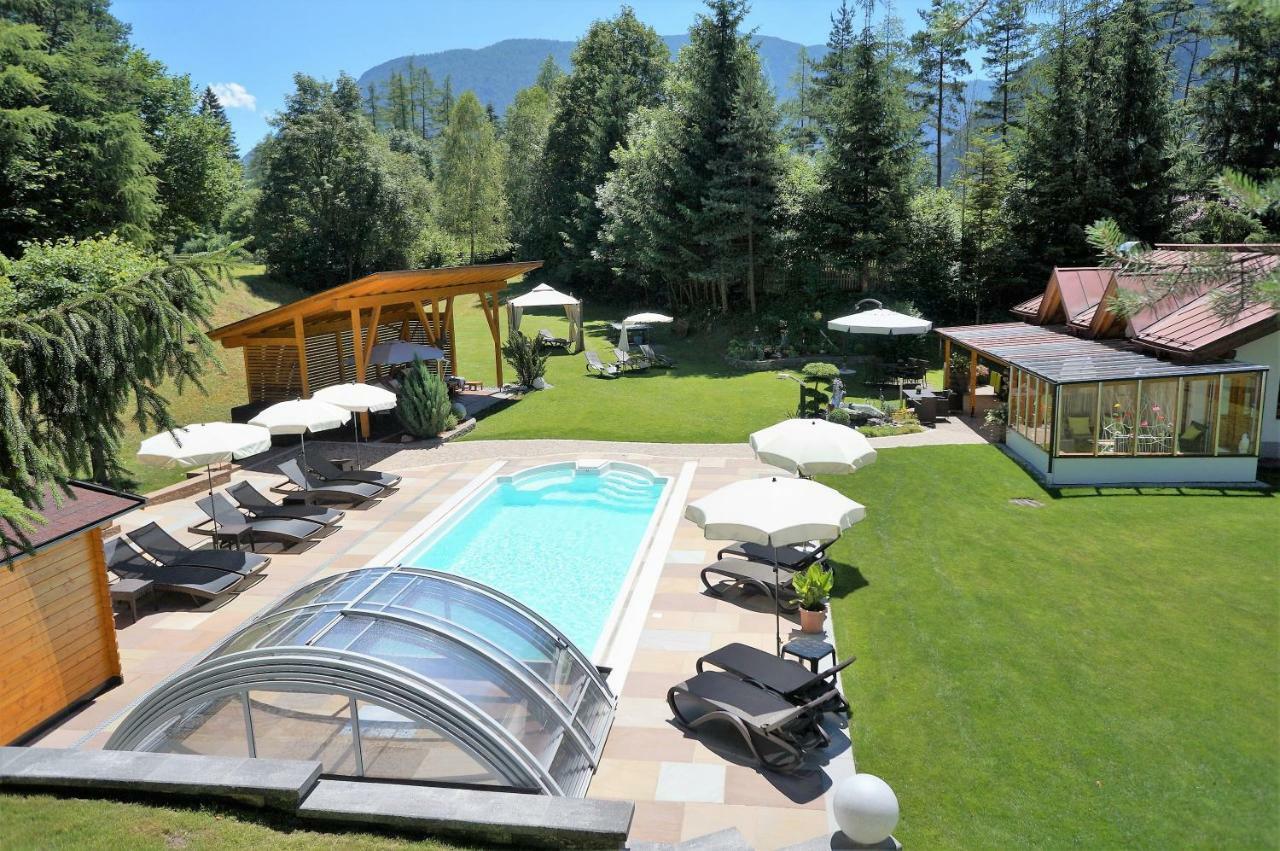 Gaestehaus Almrausch, Ferienanlage Mit Pool Nassereith Eksteriør billede