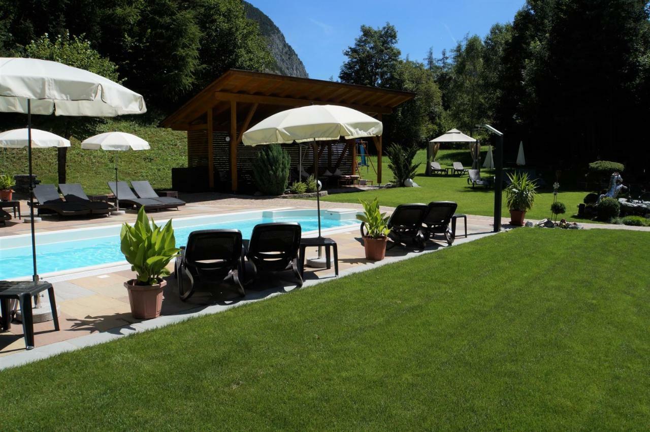 Gaestehaus Almrausch, Ferienanlage Mit Pool Nassereith Eksteriør billede