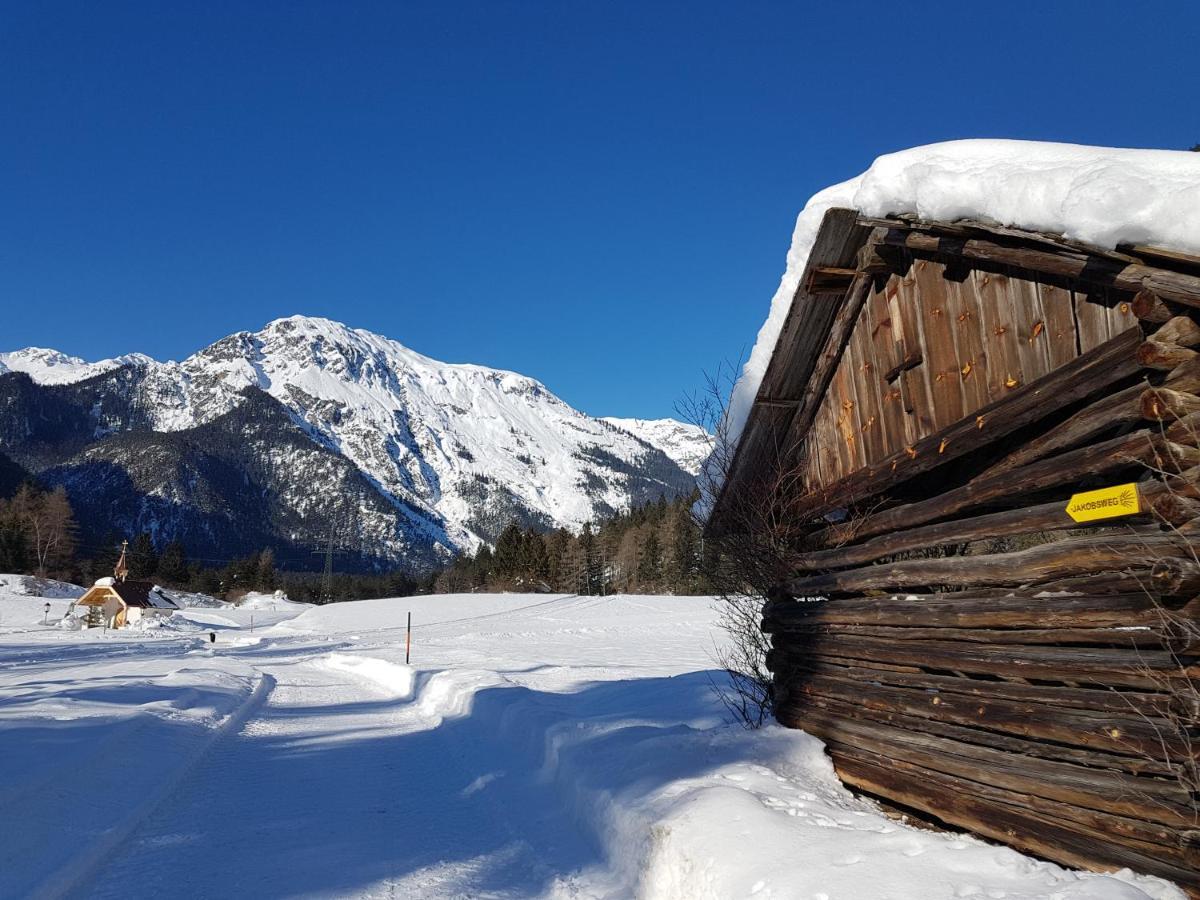 Gaestehaus Almrausch, Ferienanlage Mit Pool Nassereith Eksteriør billede